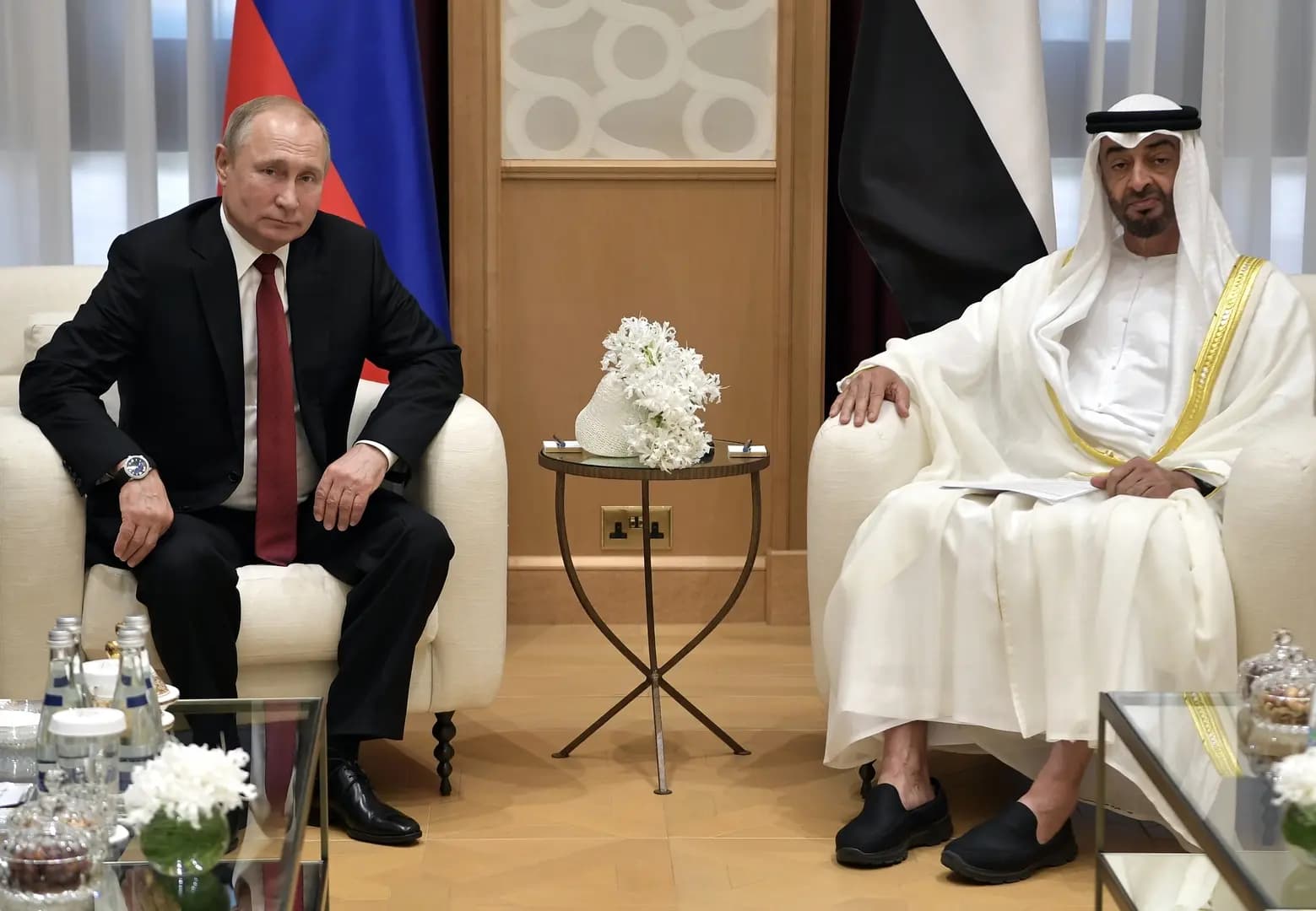 بن زايد يستقبل بوتين للبحث في سبل التعاون