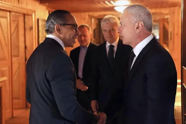 فرنجية يستقبل السفير المصري.. وهذا ما جرى بحثه