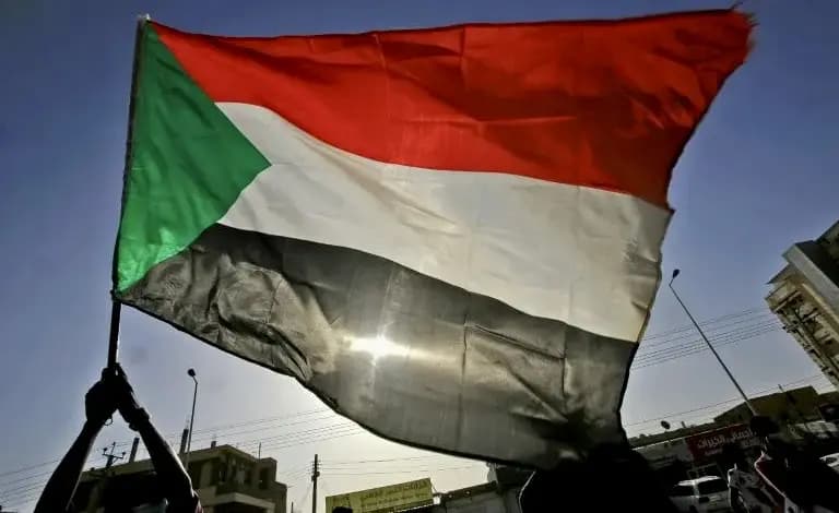 السودان يطالب دبلوماسيين إماراتيين بالمغادرة