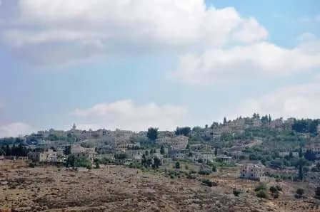 العدو يستهدف منزلا في مركبا الجنوبية