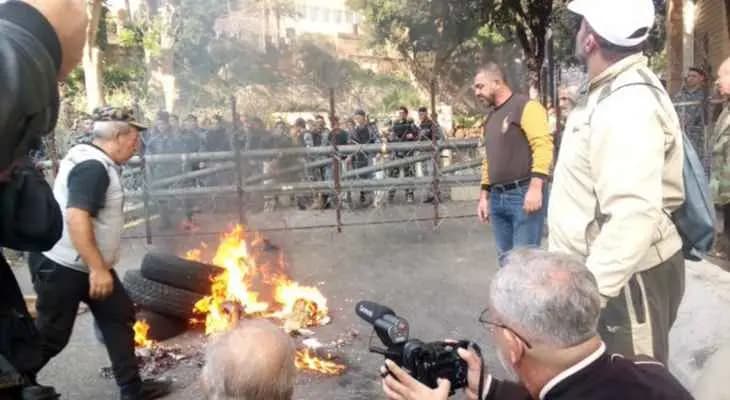 تزامنًا مع جلسة مجلس الوزراء.. هكذا ما قام به العسكريون المتقاعدون
