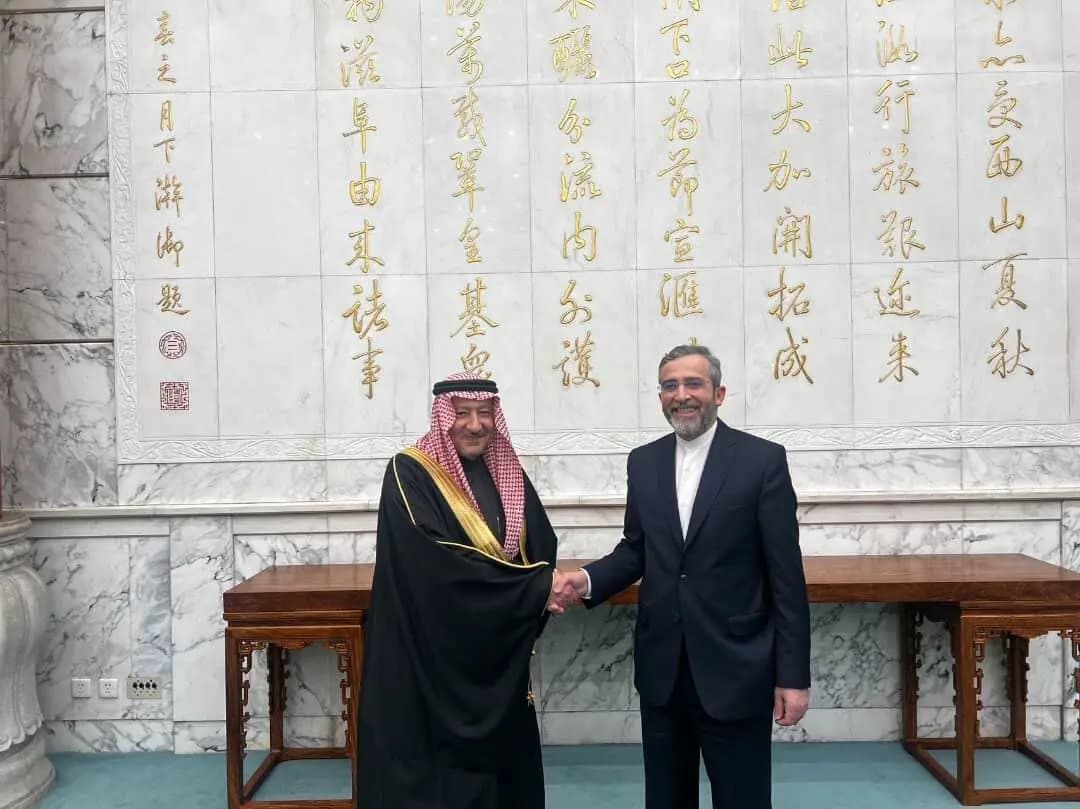 نائبُ وزير الخارجيةِ الإيراني يلتقي نظيرهُ السعودي
