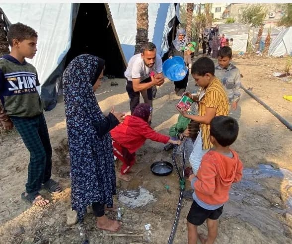 أطفال غزة بِلا مياه صالحة