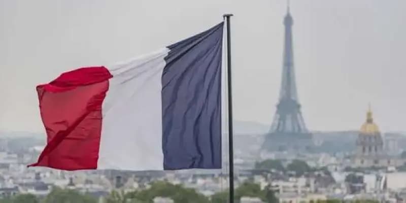طرد دبلوماسيين أذربيجانيين في فرنسا