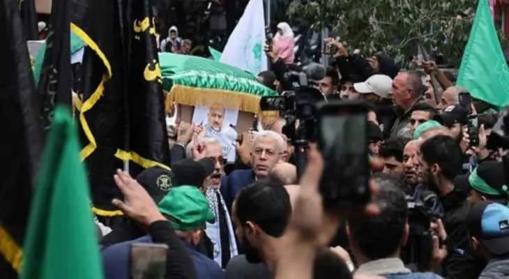 "بمشاركة حاشدة".. العاروري يشيع إلى مثواه الأخير