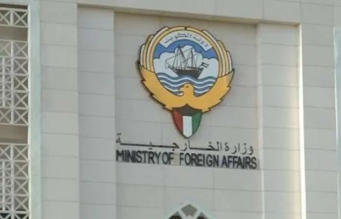 "تفاديًا لأي تصعيد".. دولة عربية تدعو رعاياها إلى مغادرة لبنان