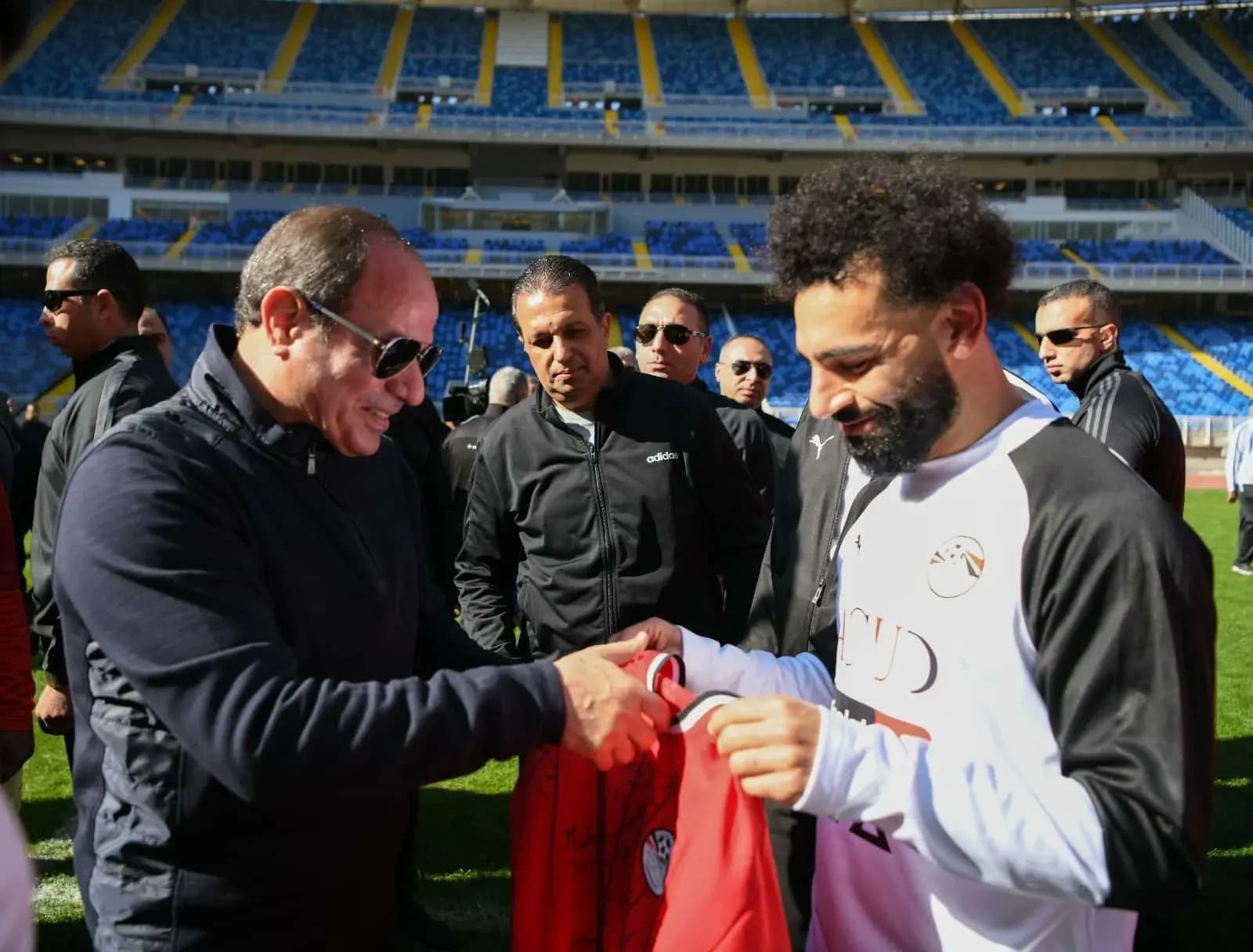 السيسي يزور تدريبات منتخب "الفراعنة"