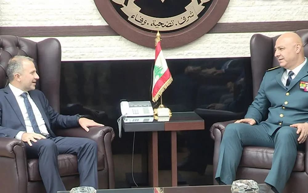 باسيل يزورُ قائد الجيش معزيًا