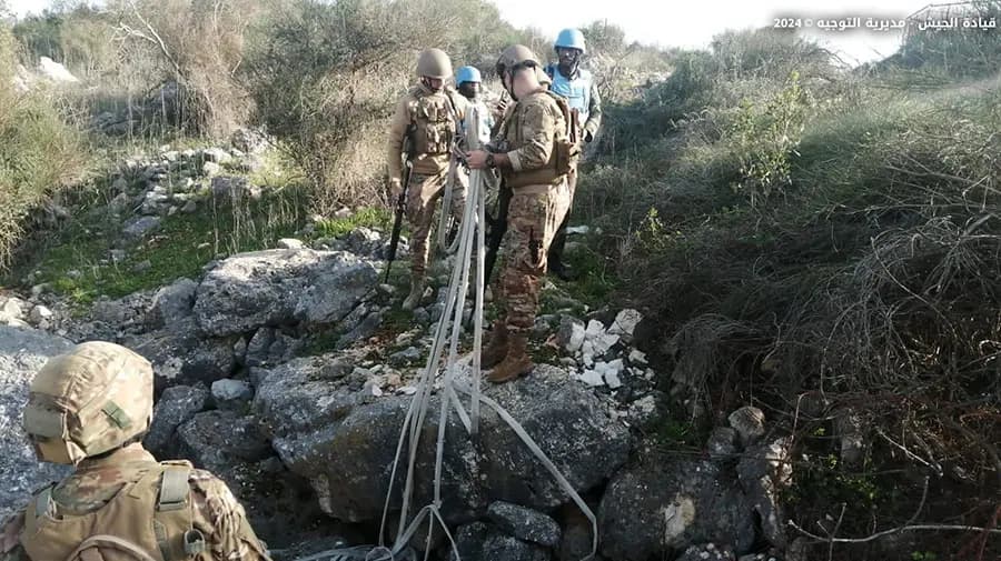 خراطيم "إسرائيلية" لضخ مواد حارقة.. والجيش يتحرك