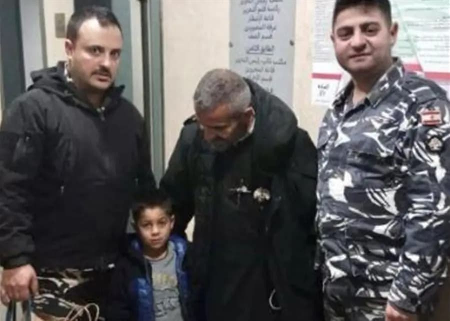 قوى الأمن تسلم طفلاً ضائعاً لجمعية "سعادة السماء"