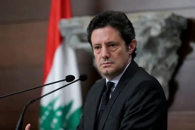 مكاري:"لعدم المس بالحريات"!