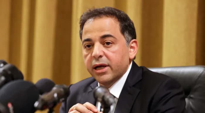منصوري مصرّ على تعديل التعميم 151 "في الوقت المناسب"