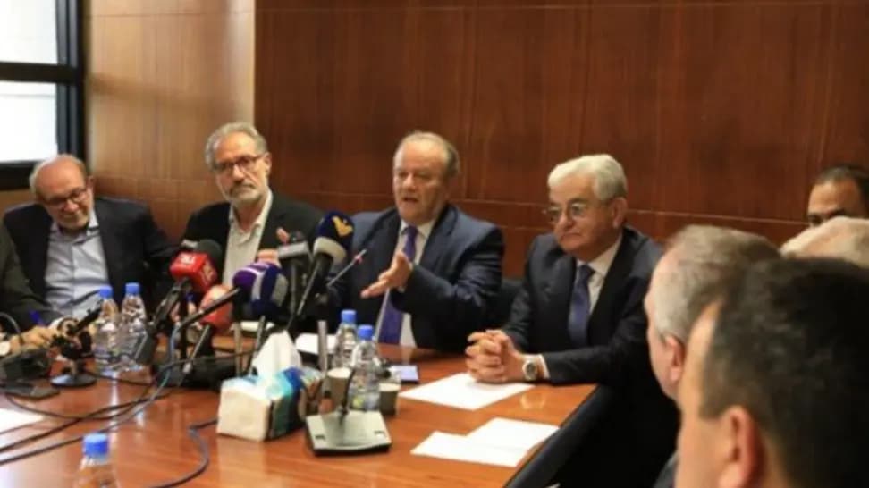 نقباء المهن الحرّة وجمعيّة المصارف يبحثون في سبل الخروج من الأزمة