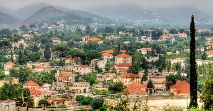 جراء السيول الجارفة.. طفلة تغرق شمال لبنان