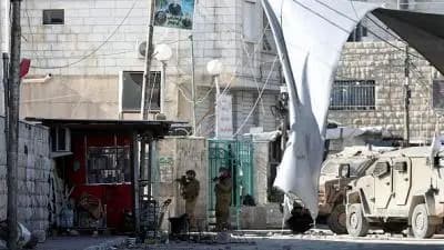 الاحتلال يغـ.ـتال 3 فلسطينيين داخل مستشفى ابن سينا