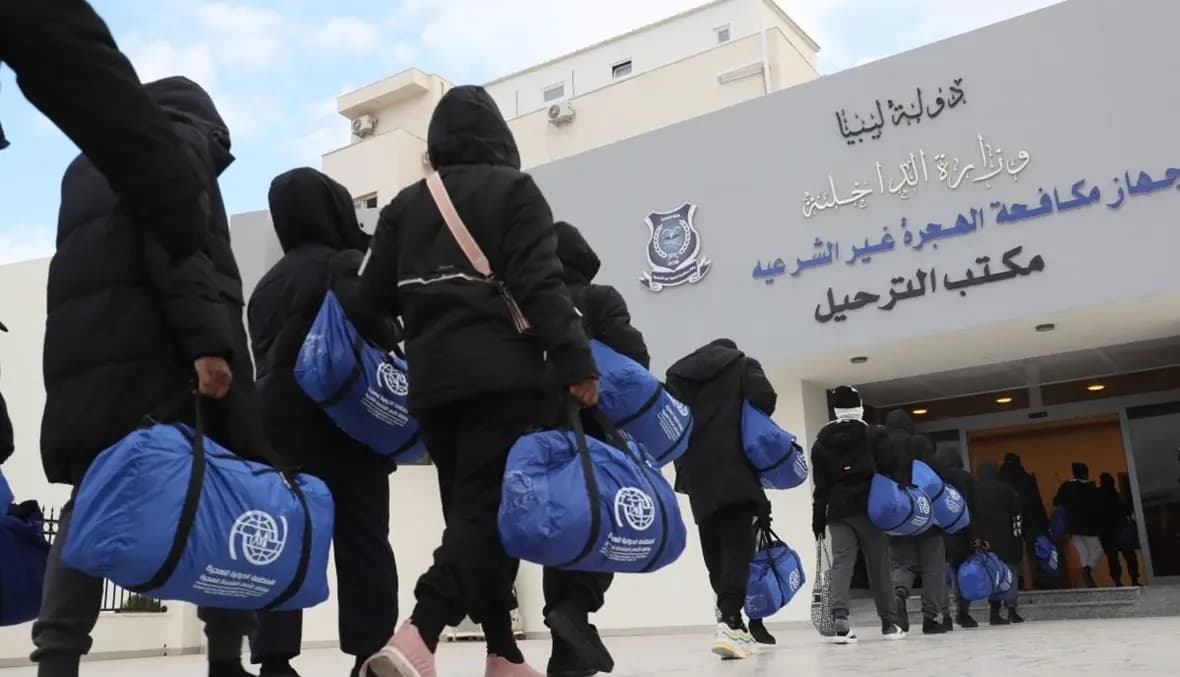ليبيا تعيد أكثر من 300 مهاجر غير شرعي نيجيري إلى بلادهم