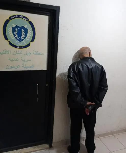 يستغل الفتيات القاصرات وقوى الأمن تعتقله