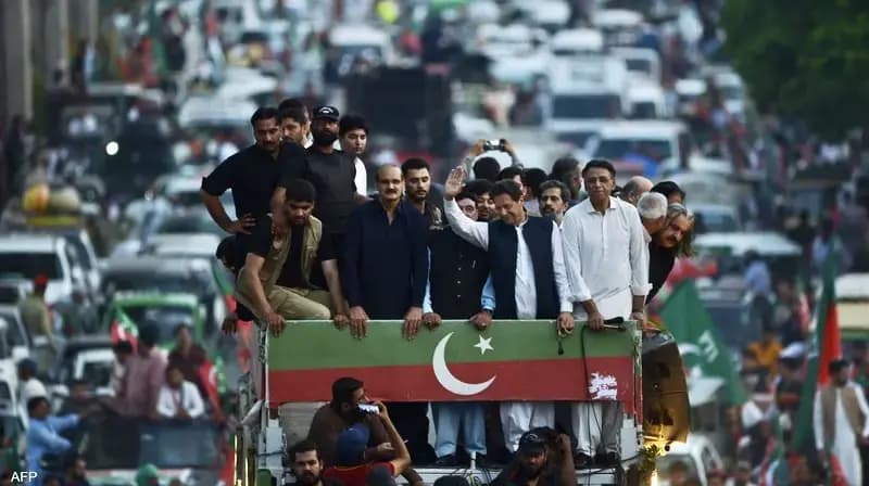 باكستان: اتفاق على تشكيل ائتلاف حكومي لا يضمّ حزب عمران خان
