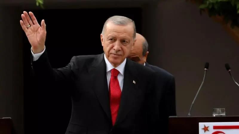 "بعد قطيعة طويلة"...أردوغان يصل إلى القاهرة