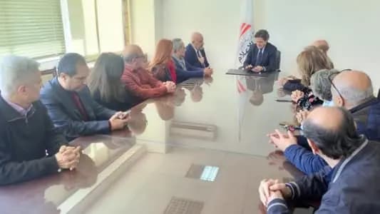 لجنة العاملين في وزارة الإعلام تلتحق بقافلة الإضراب