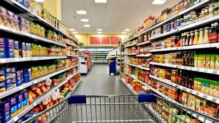 نقابة مستوردي المواد الغذائية تحذر من تداعيات الإضراب
