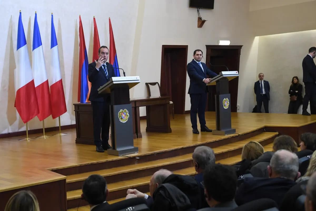 أرمينيا توقع عقداً مع فرنسا