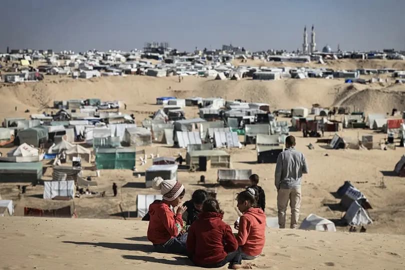 "لبحث اتفاق هدنة في غزة".. وفد صهيوني يتوجه إلى قطر