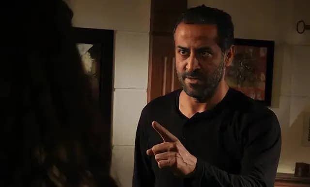 عمايري: أشعر بالقرف!