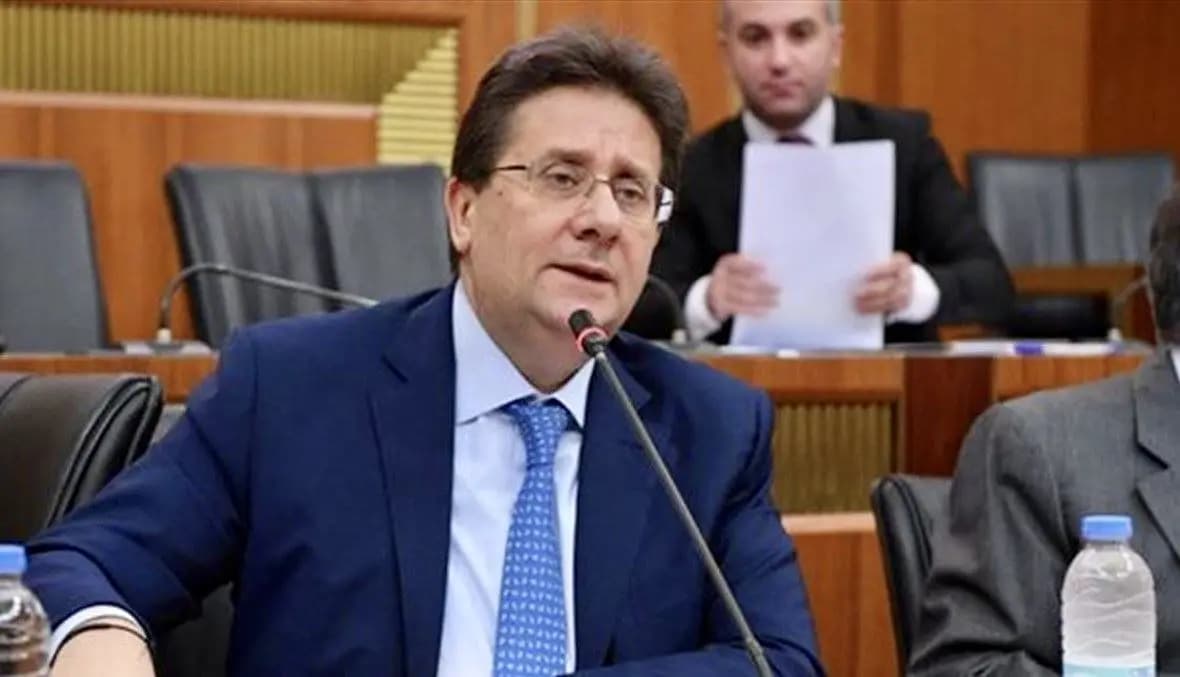 كنعان يتقدم بإخبار والسبب "الطوابع"
