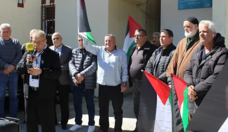 "رفضًا لتعليق تمويل الأونروا".. اللّجان الفلسطينية تعتصم