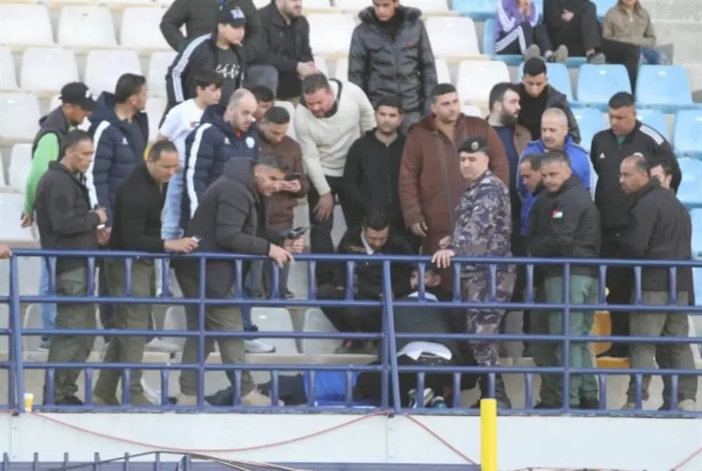 "في الدوري الأردني".. وفاة مشجع على المدرجات