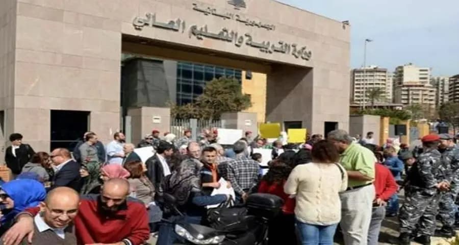 بمناسبة عيد المعلم.. صرخة من حراك المتعاقدين