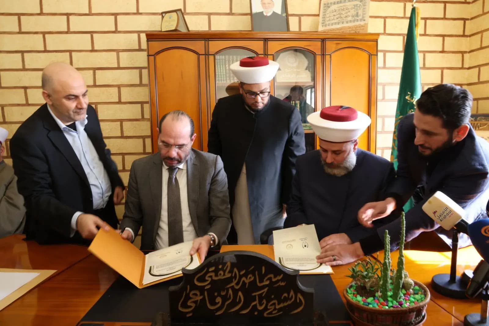 مراد يوقِّعُ اتفاقية مع دار إفتاء بعلبك الهرمل: المنطقة بحاجة إلى الكثير