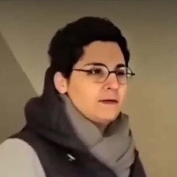 ضغوطات مورست من مؤسسة دينية كبيرة