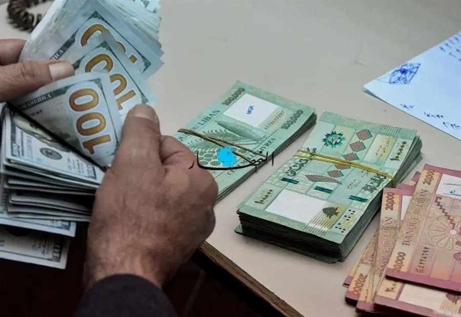 إنخفاضٌ في سعر دولار السوق السوداء!