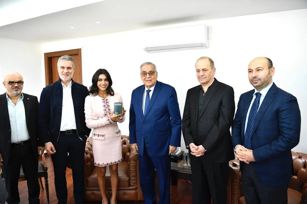 بوحبيب يستقبل ملكة جمال لبنان