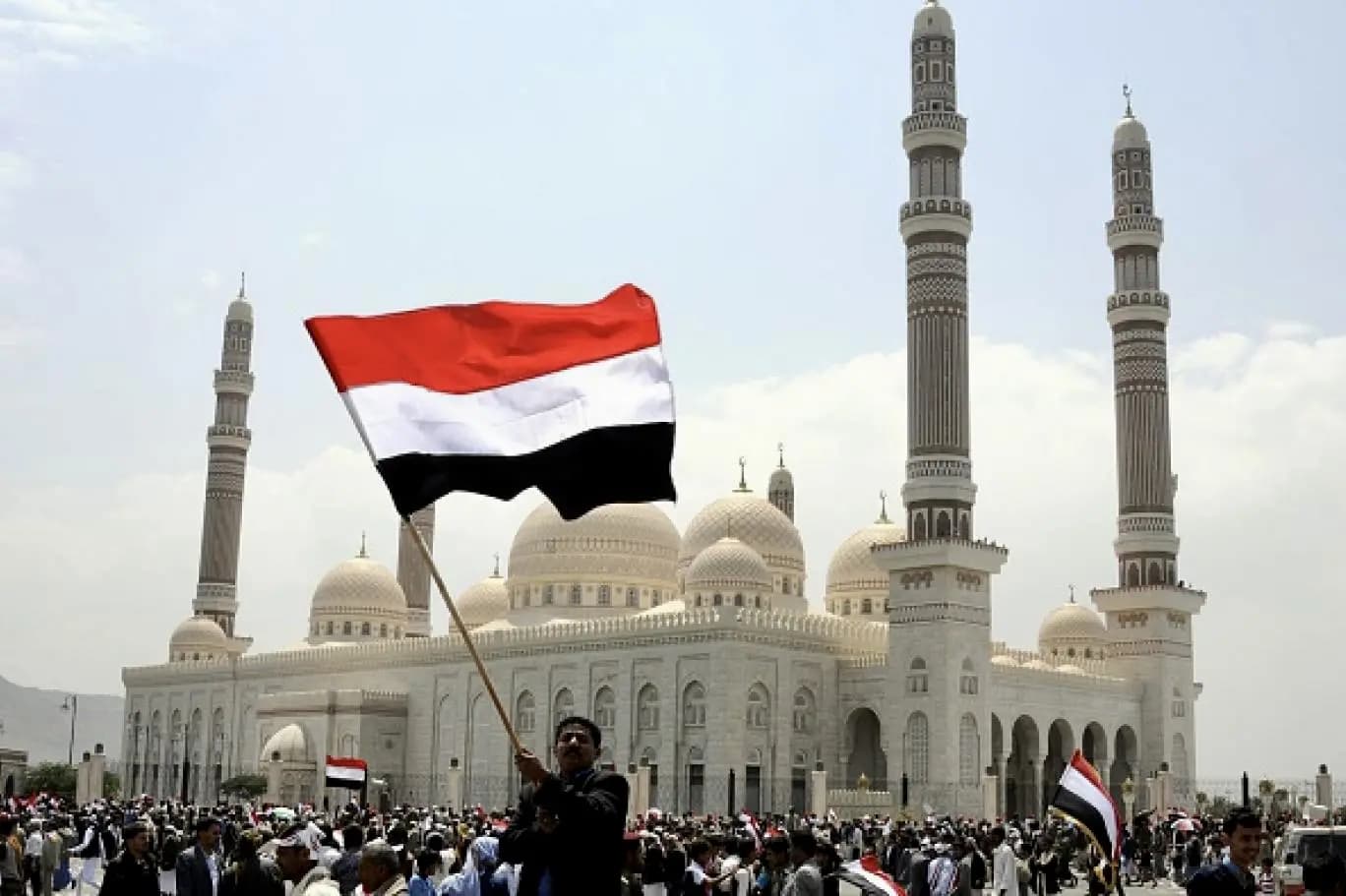 أبقِ عينيك على اليمن