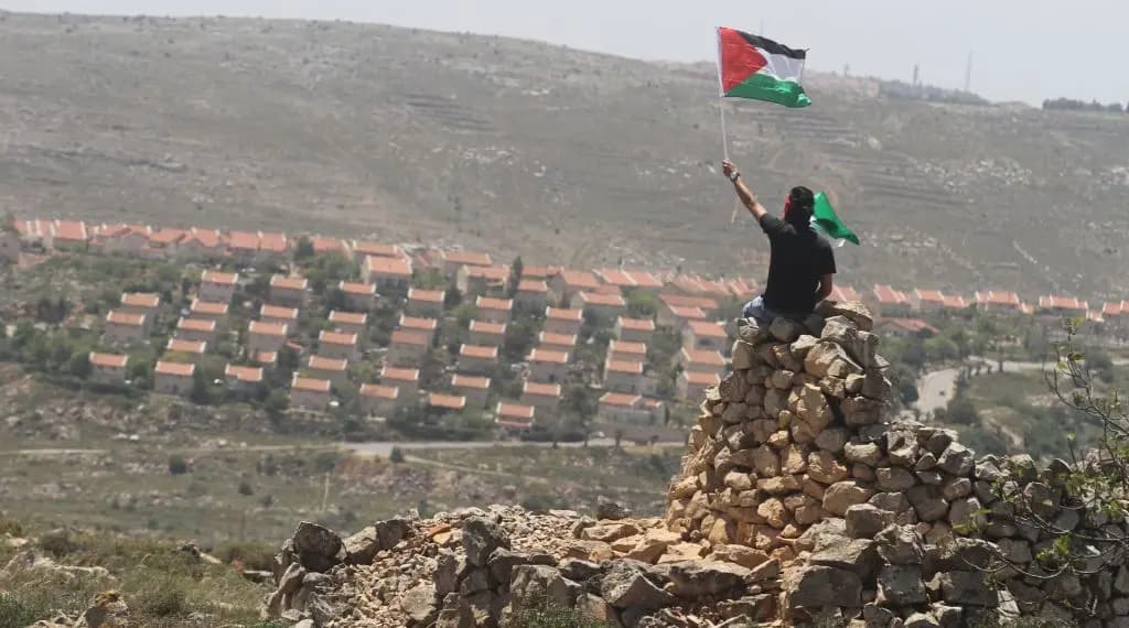 "يديعوت أحرونوت": ثقل الحرب يميل إلى الضفّة