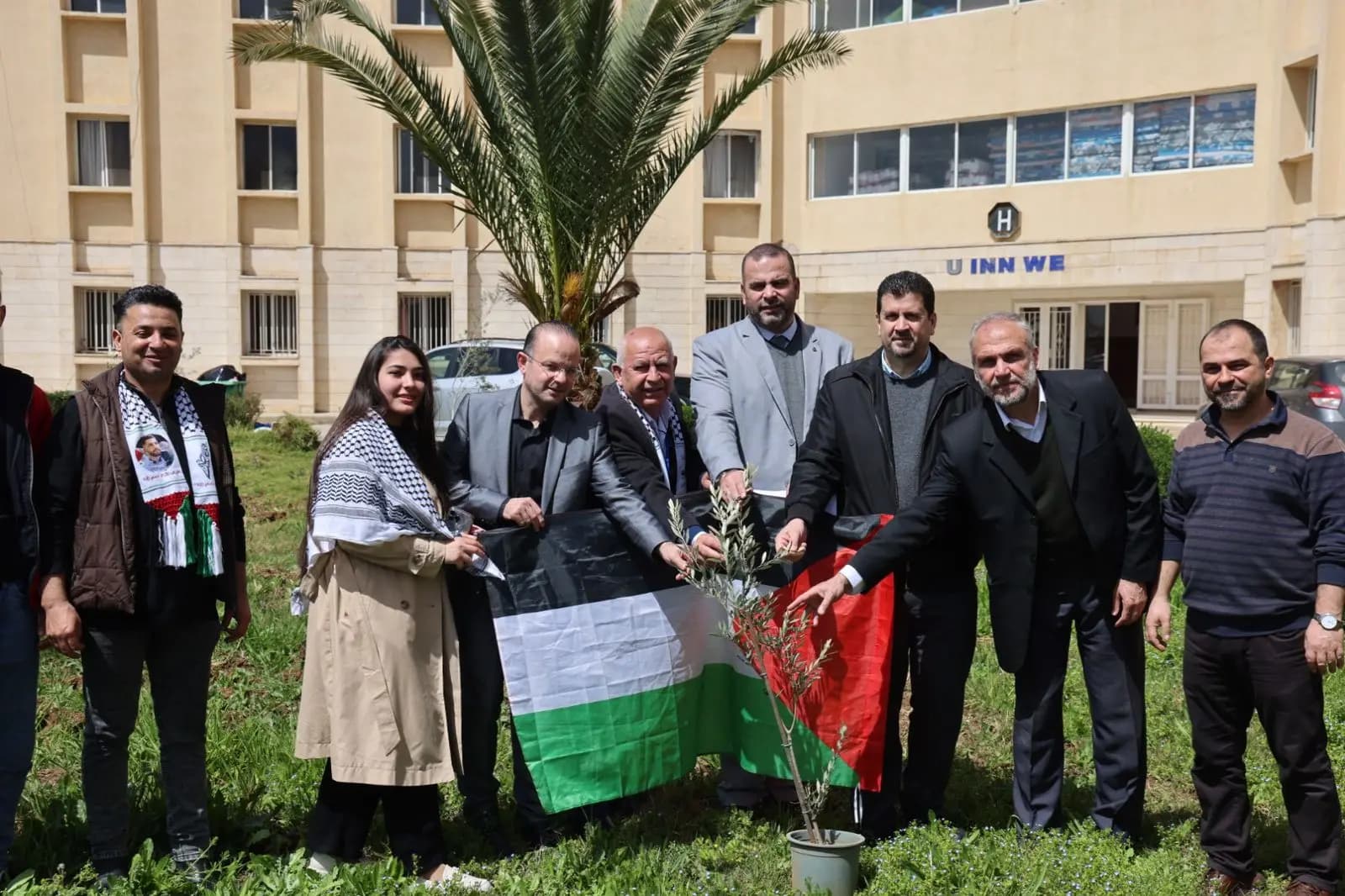 وقفةٌ تضامنيّةٌ دعمًا لفلسطين في الجامعة اللُّبنانيّة الدّوليّة