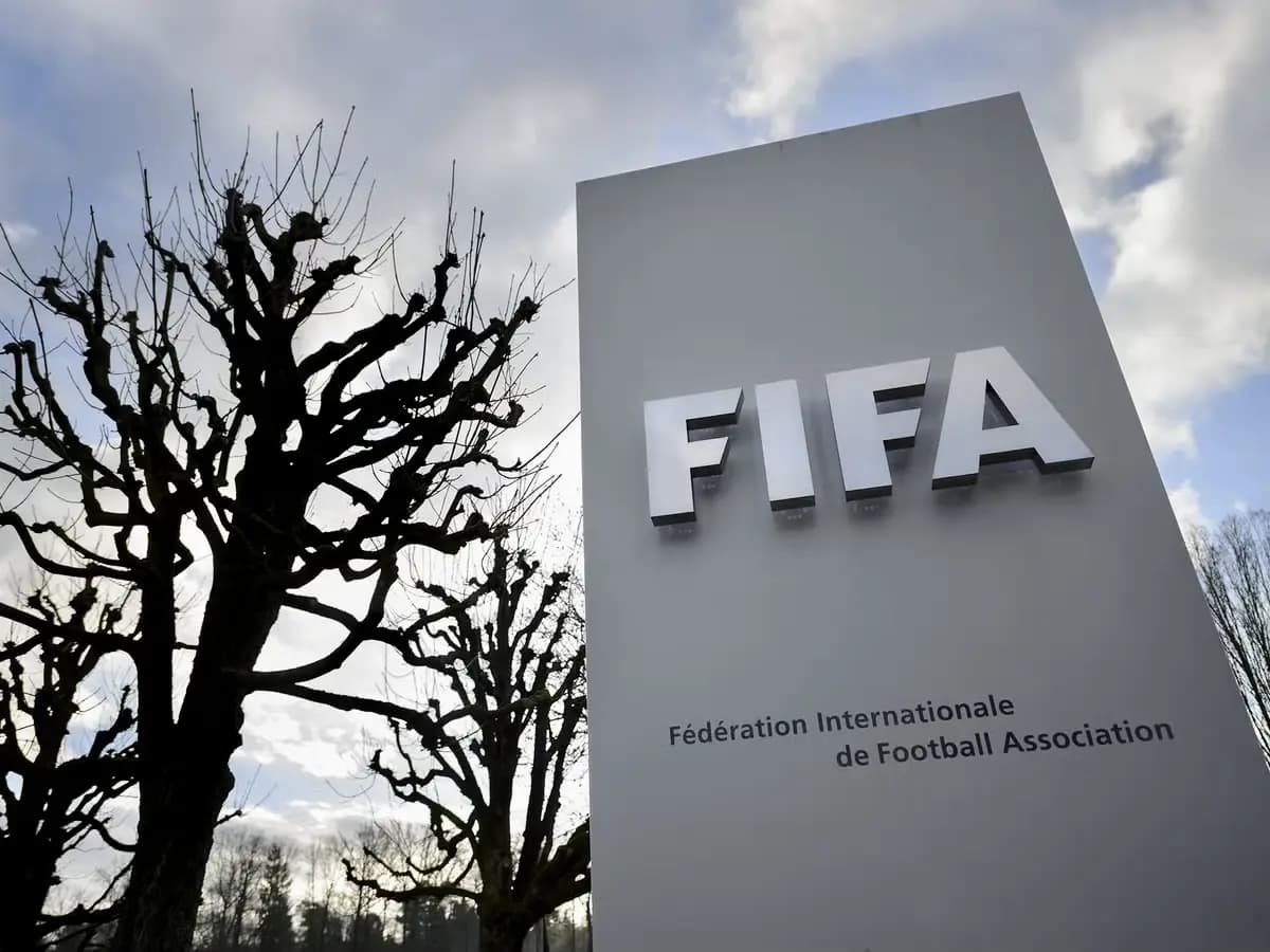 "الفيفا" و "اليويفا" تحققان بقضايا فساد داخل الاتحاد الإسباني