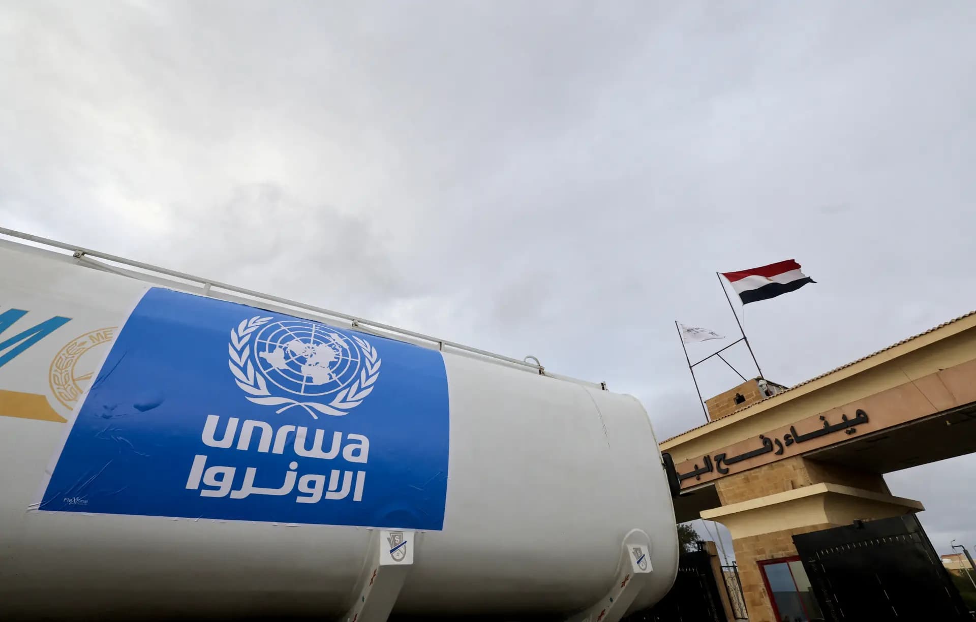 الأونروا تدعو الكيان لإدخال قوافل الأغذية إلى غزة