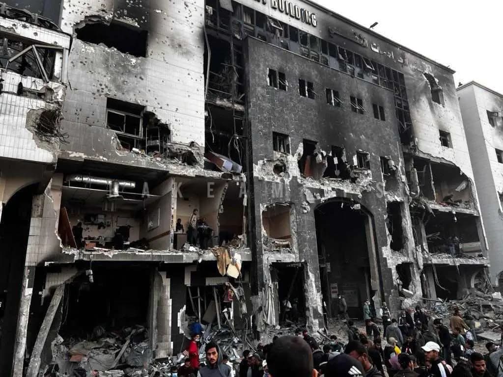 بعد جريمة الاحتلال في مجمع الشفاء.. حماس تعلّق
