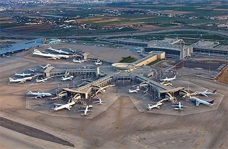 "مطار حيفا".. في مرمى نيران المقاومة