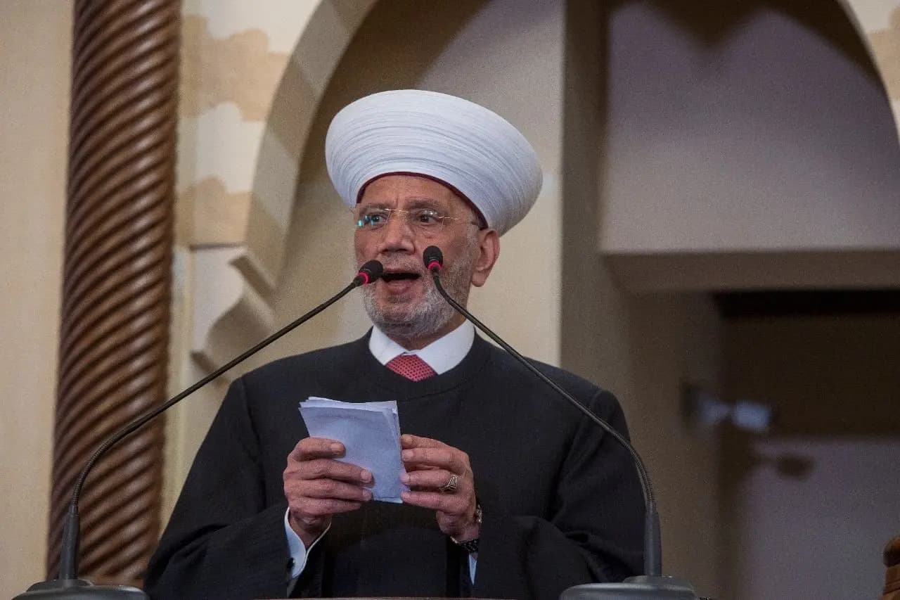 "أعتذر عن استقبال المهنئين".. دريان: الأربعاء أول أيام العيد