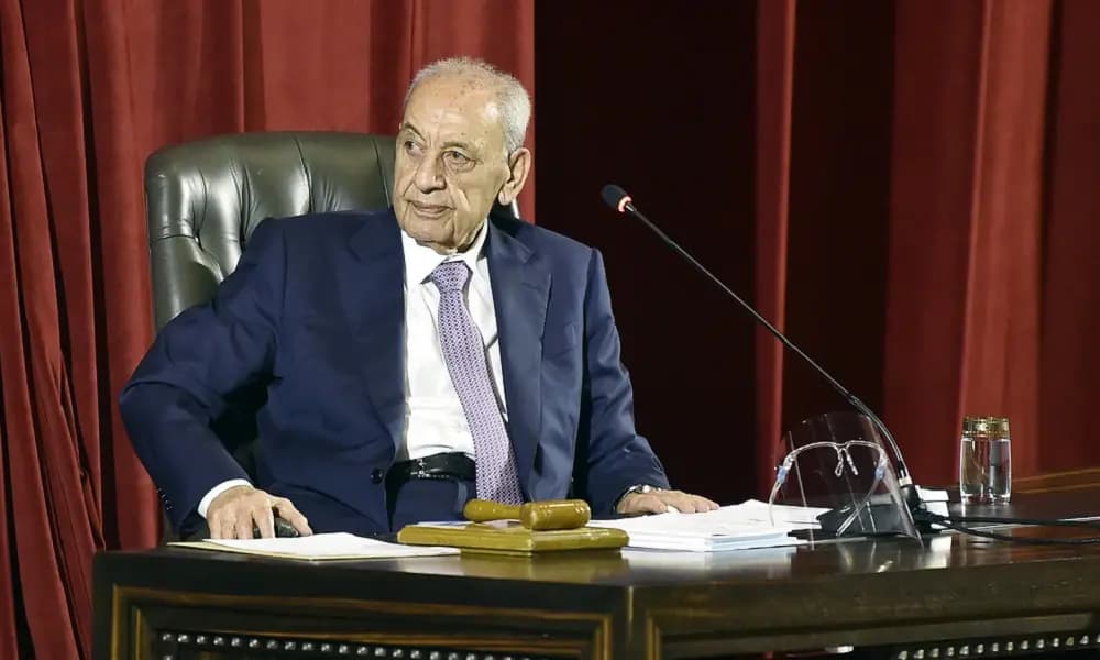 الكاظمي يهنئ بري لانتخابه رئيساُ للمجلس النيابي