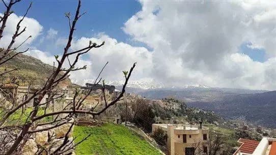 المدعو جورج خليل المعروف بـ "جوجو" يواصلُ سرقةَ الصّخورِ من أملاكِ أحدِ الأديرةِ، والرمالِ من بعضِ الأراضي الخاصّة في منطقِة ميروبا
