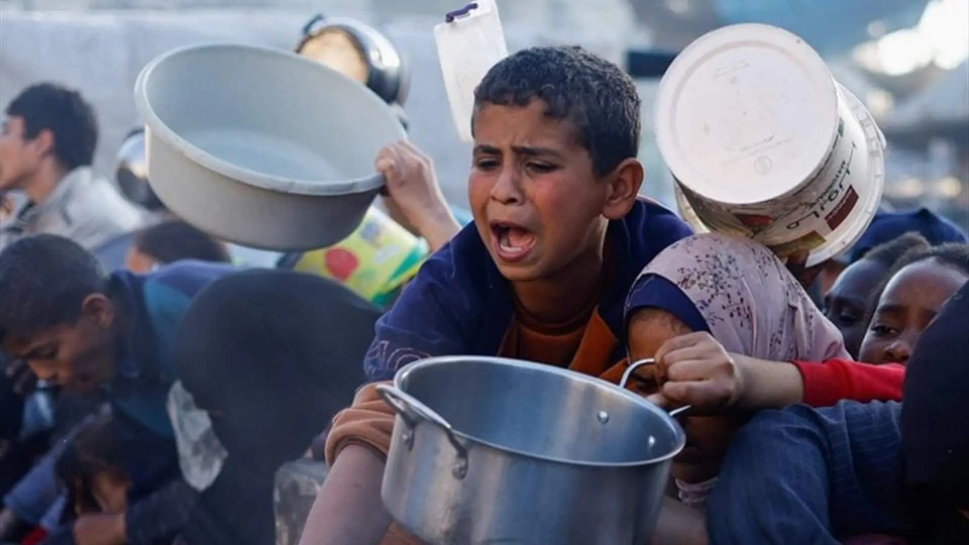 غـ.ـزة تنزلق إلى "المجاعة"