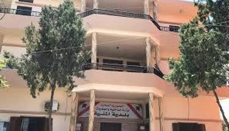قرار من بلدية المنية يتعلق بالنازحين السوريين