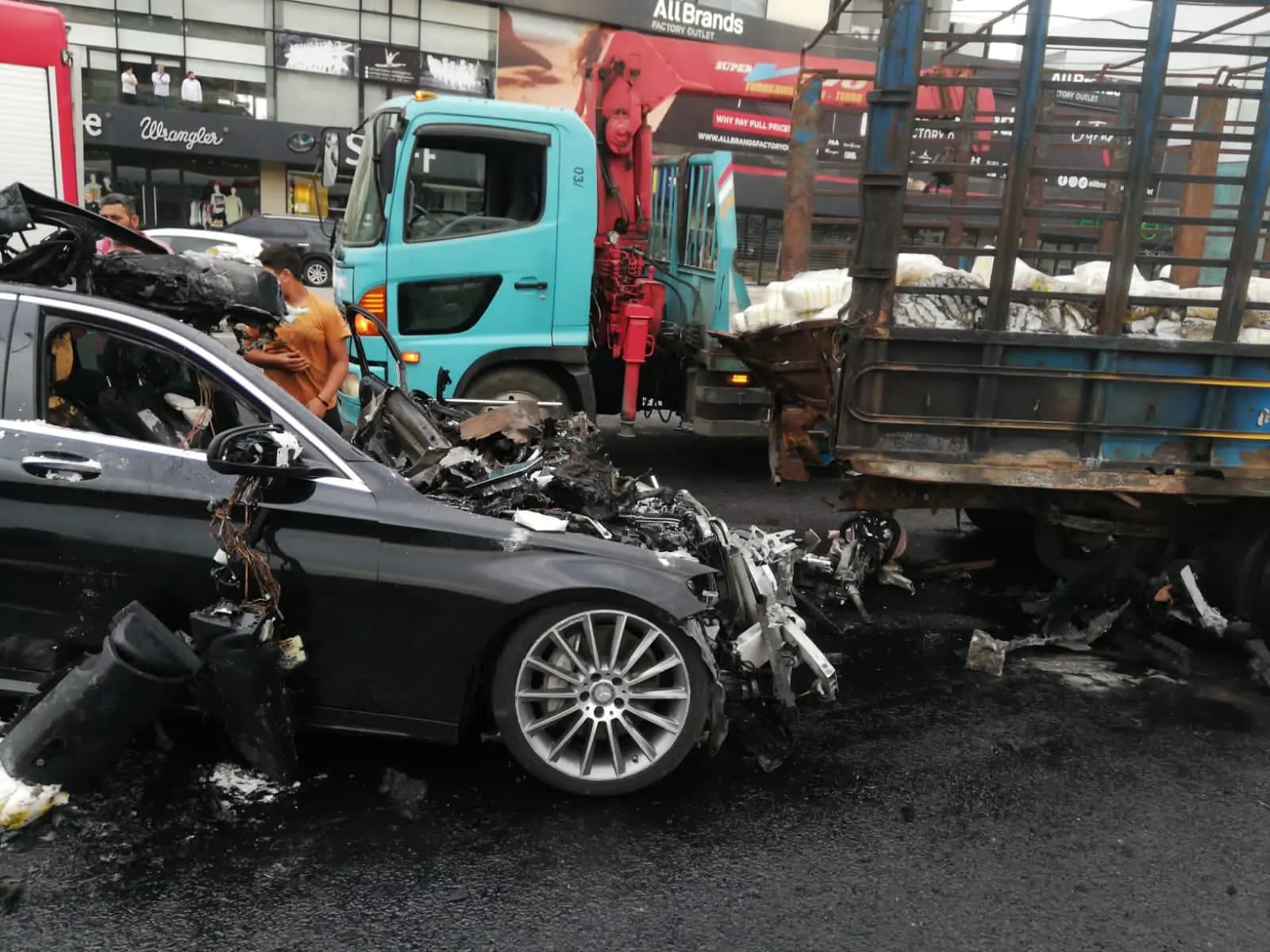 حادث سير مروع في منطقة النقاش