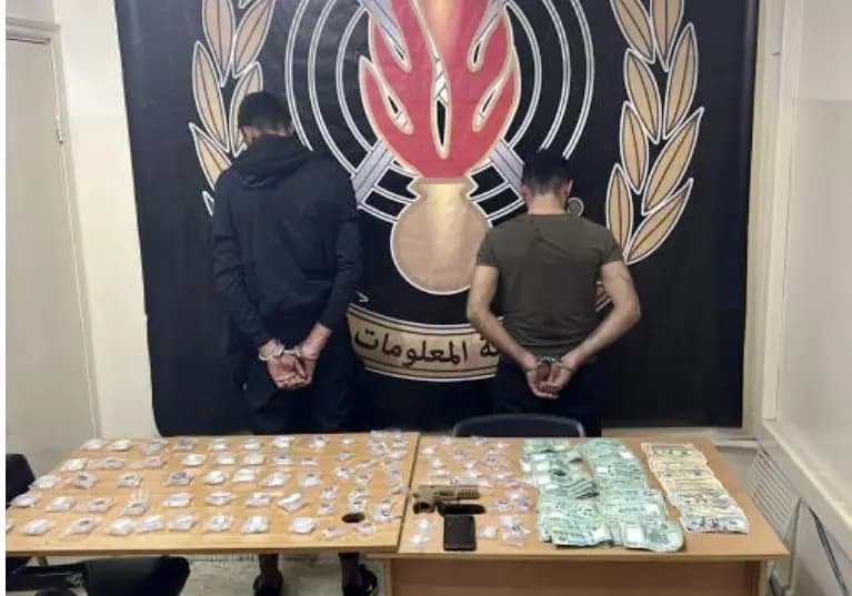 يروجان الممنوعات على متن دراجة والمعلومات توقفهما